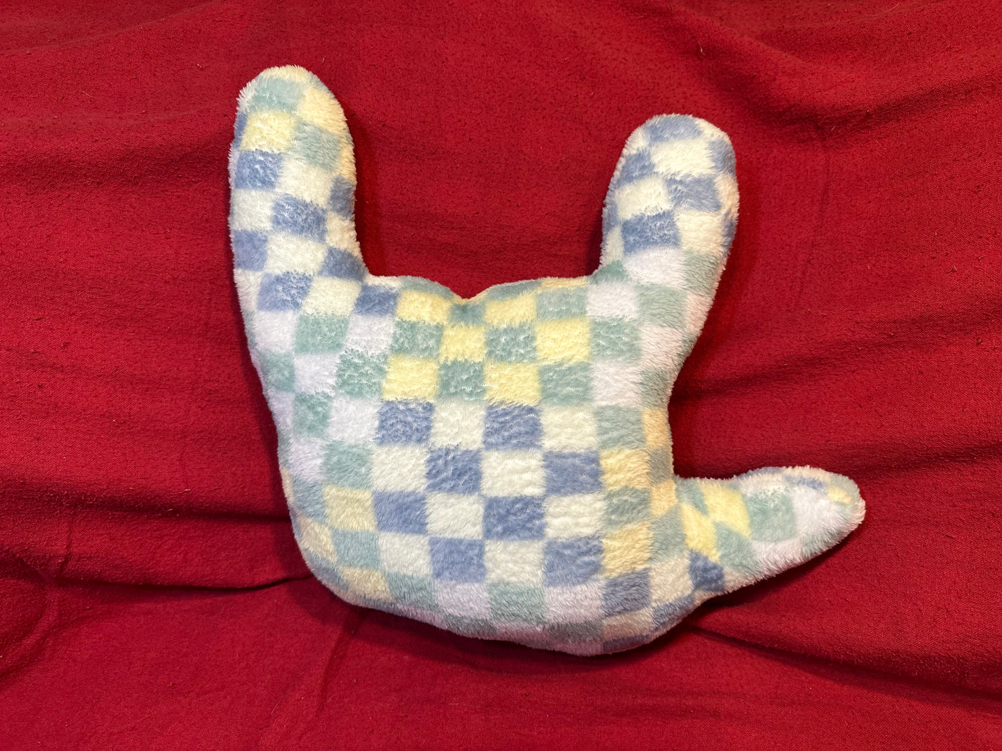 Elegant Plush ‘ILY’ Pillow with Checkerboard Pattern